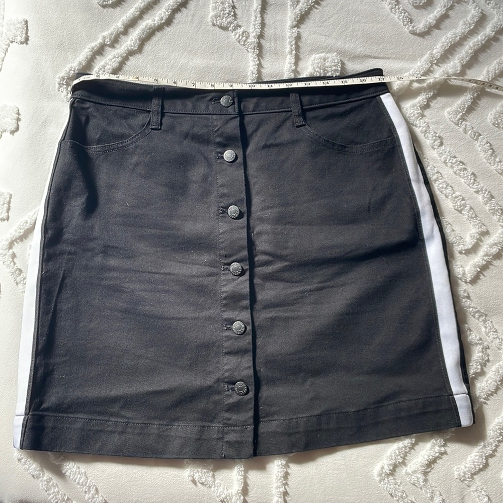 Button fly black denim skirt